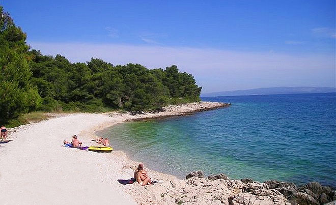 Mavarcica White Beach