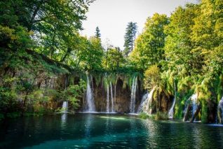 Group TRANSFER from Zagreb to Trogir/Split with Plitvice lakes tour